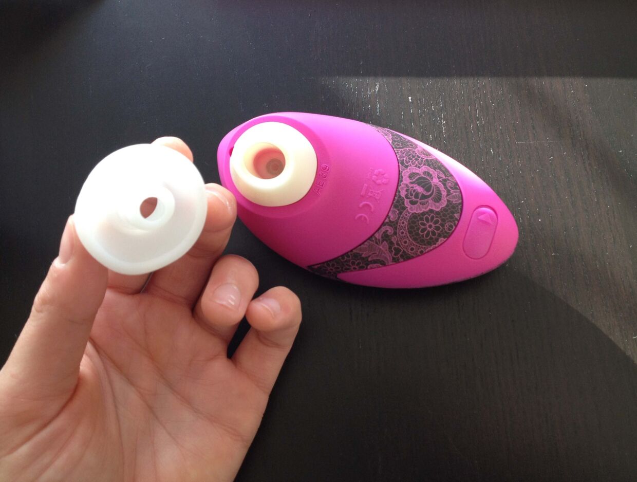 Her ses et billede af klitoris-stimulatoren Womanizer Pro W500, som Camilla Larsen anmelder.