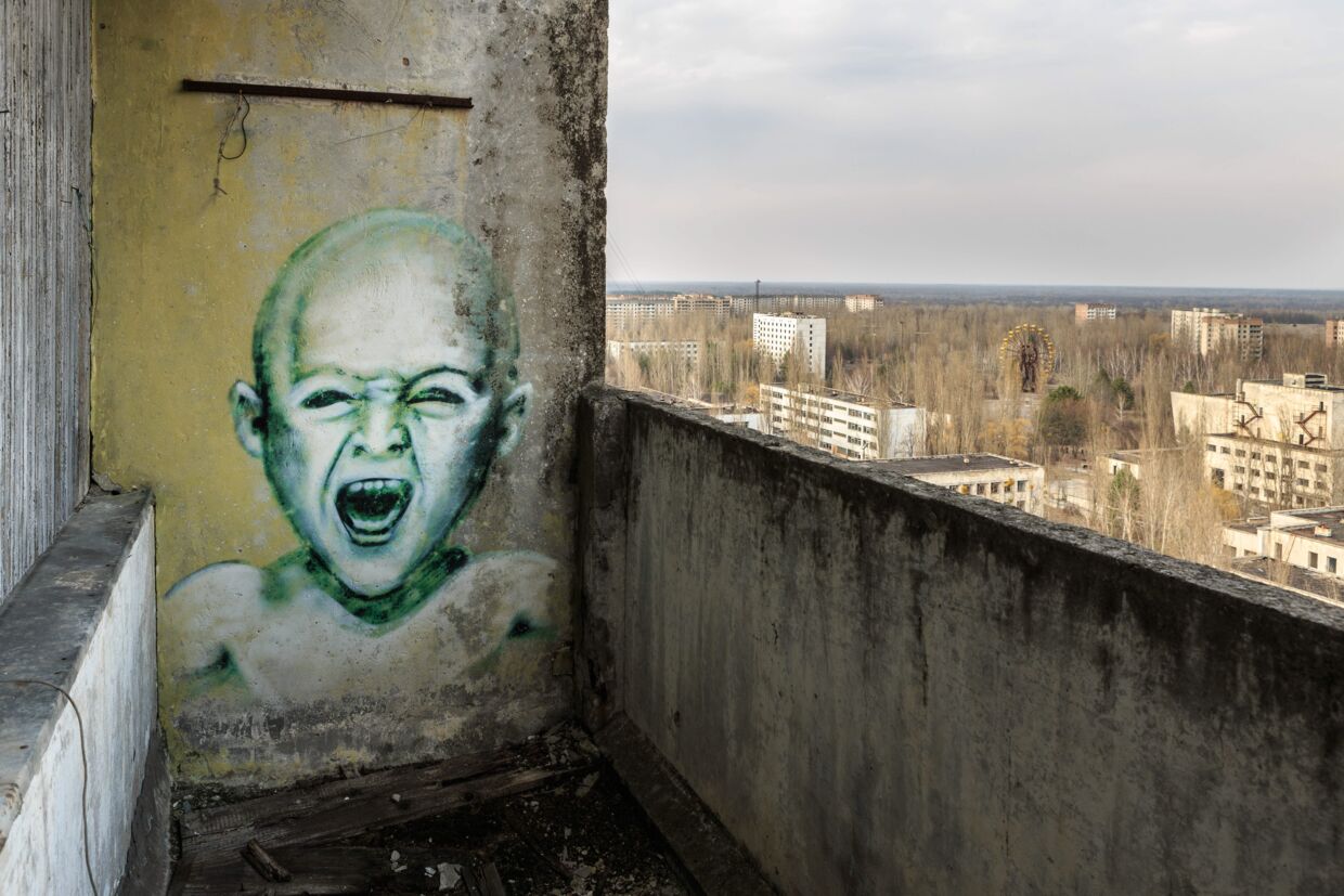 Pripyat er stadig en forbudt zone på grund af det høje niveau af radioaktiv stråling, men graffitimalere er alligevel gået over grænsen til byen. Her ses billedet af et skrigende barn, der kan symbolisere den angst, mange børn havde, da de blev evakueret.