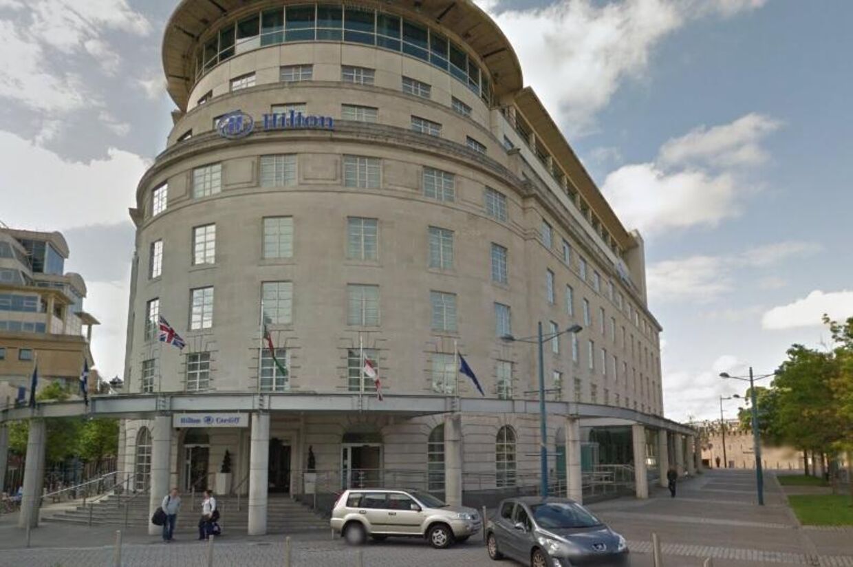 Cardiffs luksuriøse Hilton hotel, hvor forretningsmanden James Robinson valgte at gøre en god gerning og booke to overnatninger til et hjemløst par. 