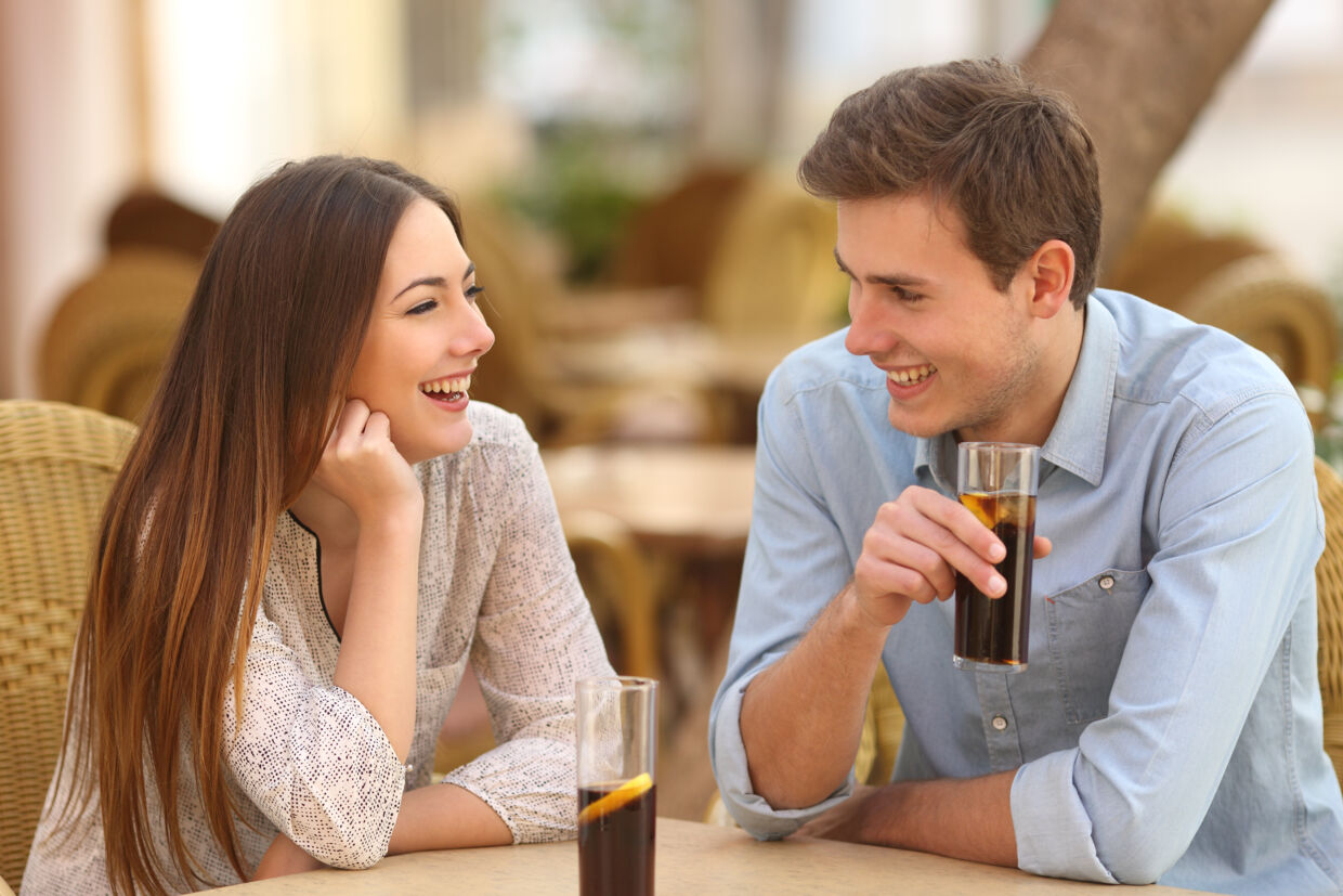 VI inviterer dating dating ilman ystäviä ensin