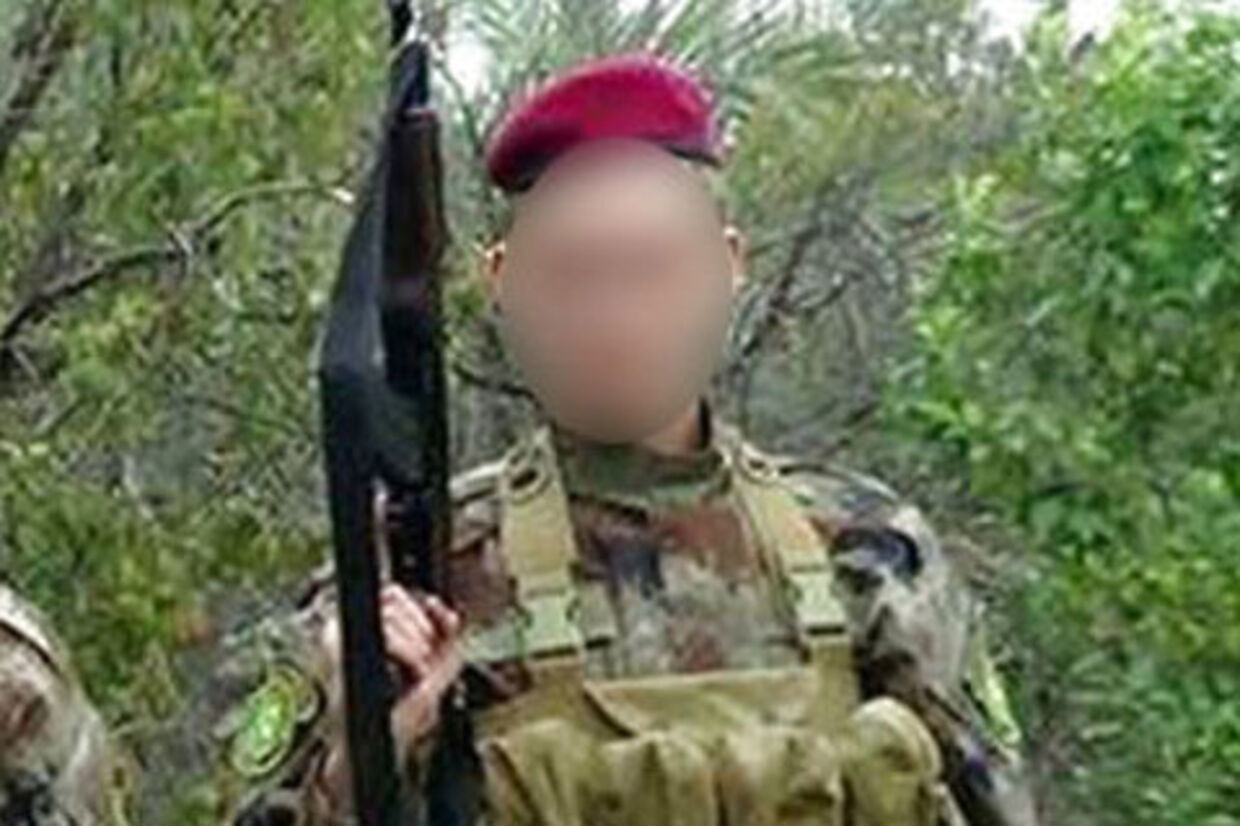 Denne unge mand er ifølge flere kilder på Facebook blevet dræbt i kampe mellem en al-Qaeda-relateret oprørsgruppe og det irakiske militær. Han skal være islamistisk konvertit fra Aarhus, men i de lokale moskeer vil ingen kendes ved ham.