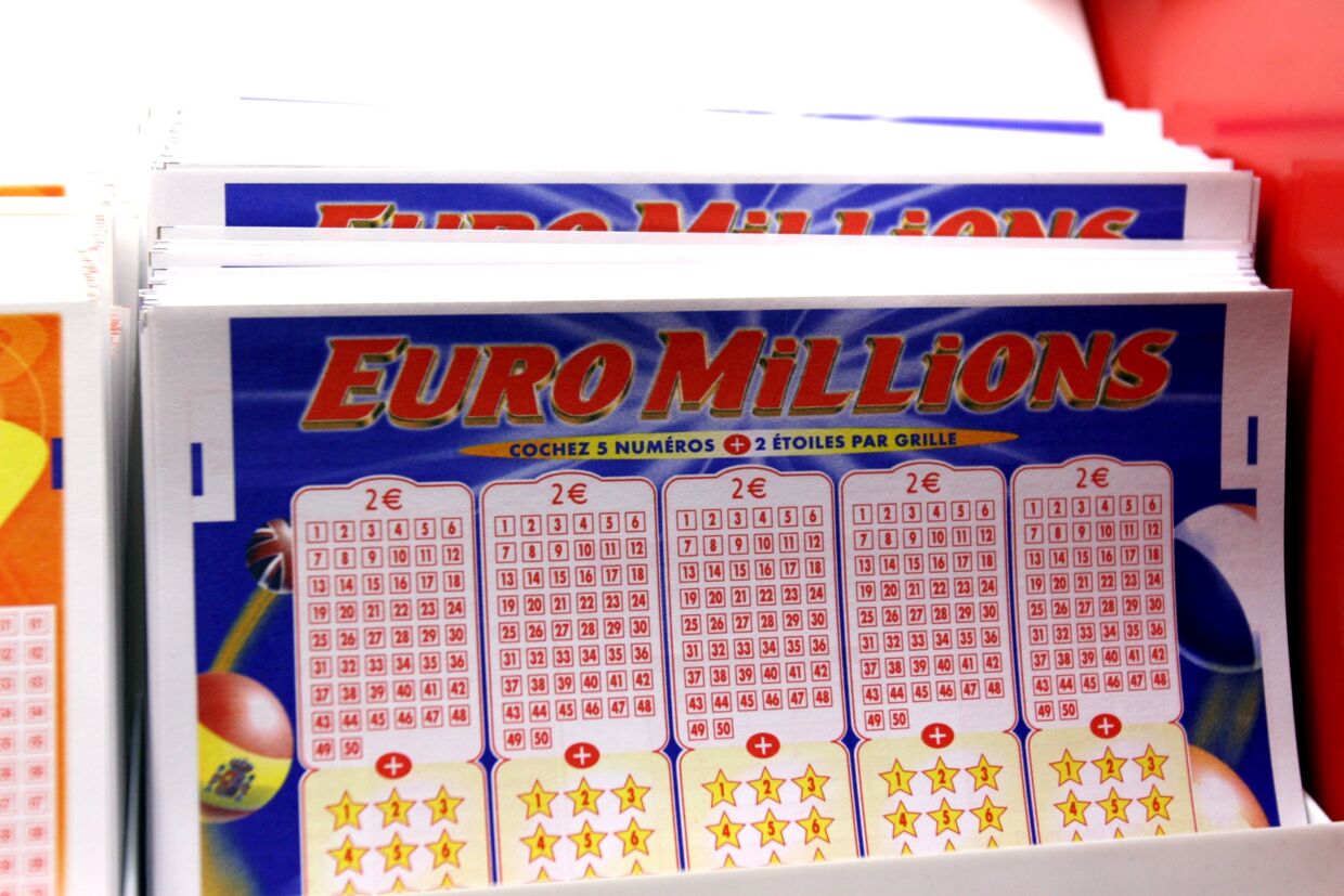Lottomillionær forærer milliongevinst væk