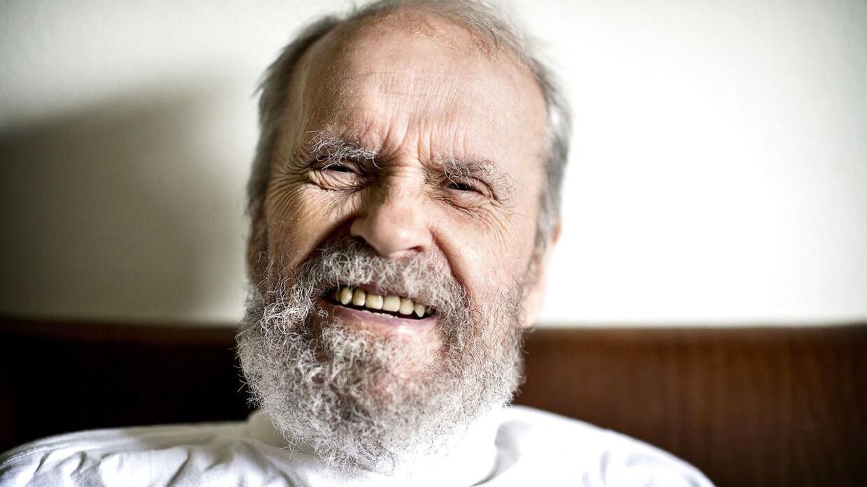 Johannes Møllehave er blevet 80 år og er flyttet ind på plejehjemmet Ingeborggaarden. Men er glad for sit nye liv.