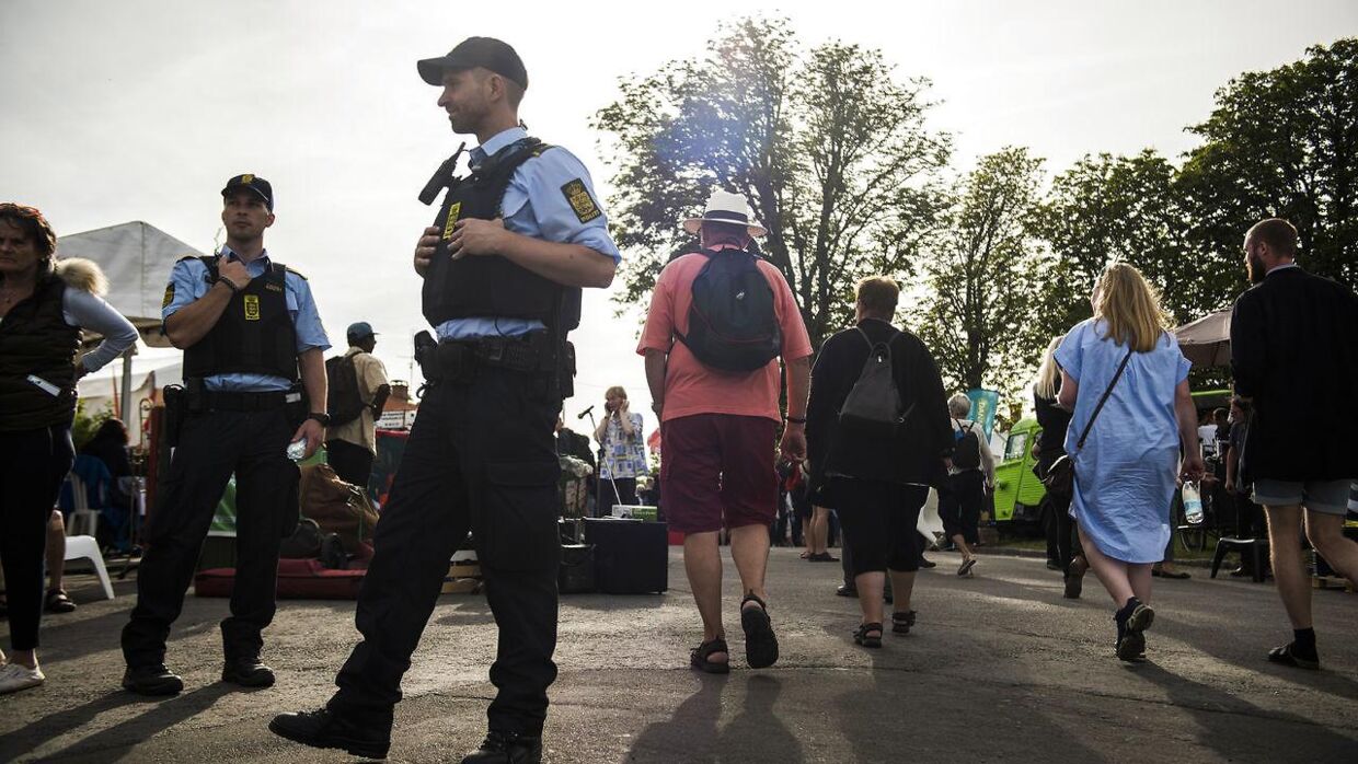 Politiet var igen i år talstærkt tilstede ved Folkemødet i Allinge på Bornholm, der blev afholdt fra den 15.-18. juni. I år var politiet indlogeret på det flydende hotel 'Bibby Stockholm', som i modsætning til 2016 var blevet udvalg i et EU-udbud.