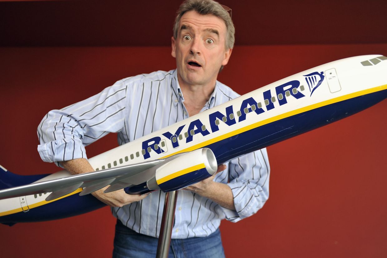 Ryanairs administrerende direktør Michael O'Leary må finde sig i at blive gjort til grin midt i selskabets værste krise, hvor 2100 flyafgange står til at blive aflyst pga. rod i piloternes vagtplaner.