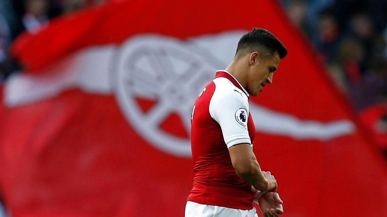 Alexis Sanchez ses her i aktion for Arsenal, hvor han til sidst ifølge en anerkendt journalist var almindelig forhadt blandt medspillerne.