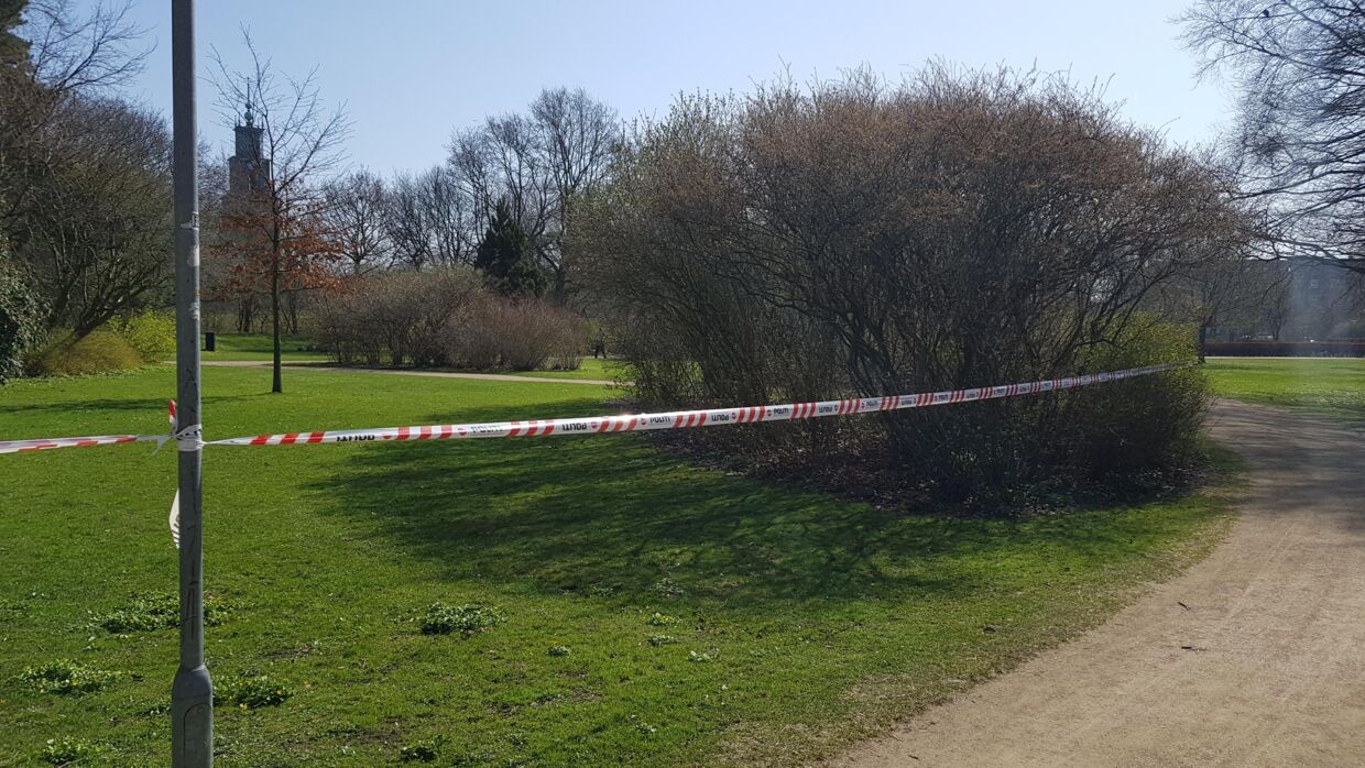 Nordjysk Politi afspærrede i kølvandet på overgrebet i 2018 et større område i parken Østre Anlæg i Aalborg.