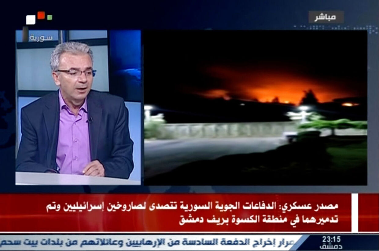 På billedet ses en nyhedsudsendelse fra det statslige medie Syrian Arab News Agency (SANA) tirsdag aften, den 8. maj. 