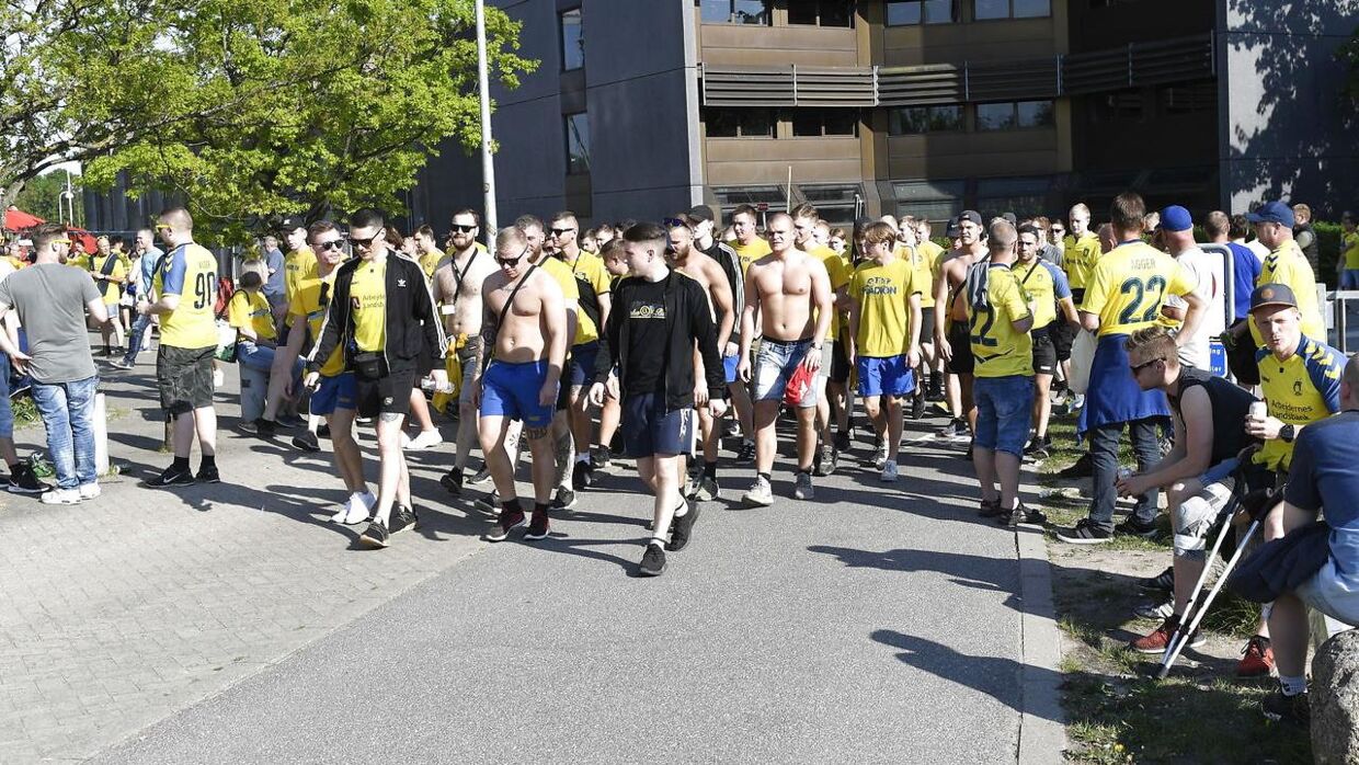 Brøndbys fans ankommer til stadion.