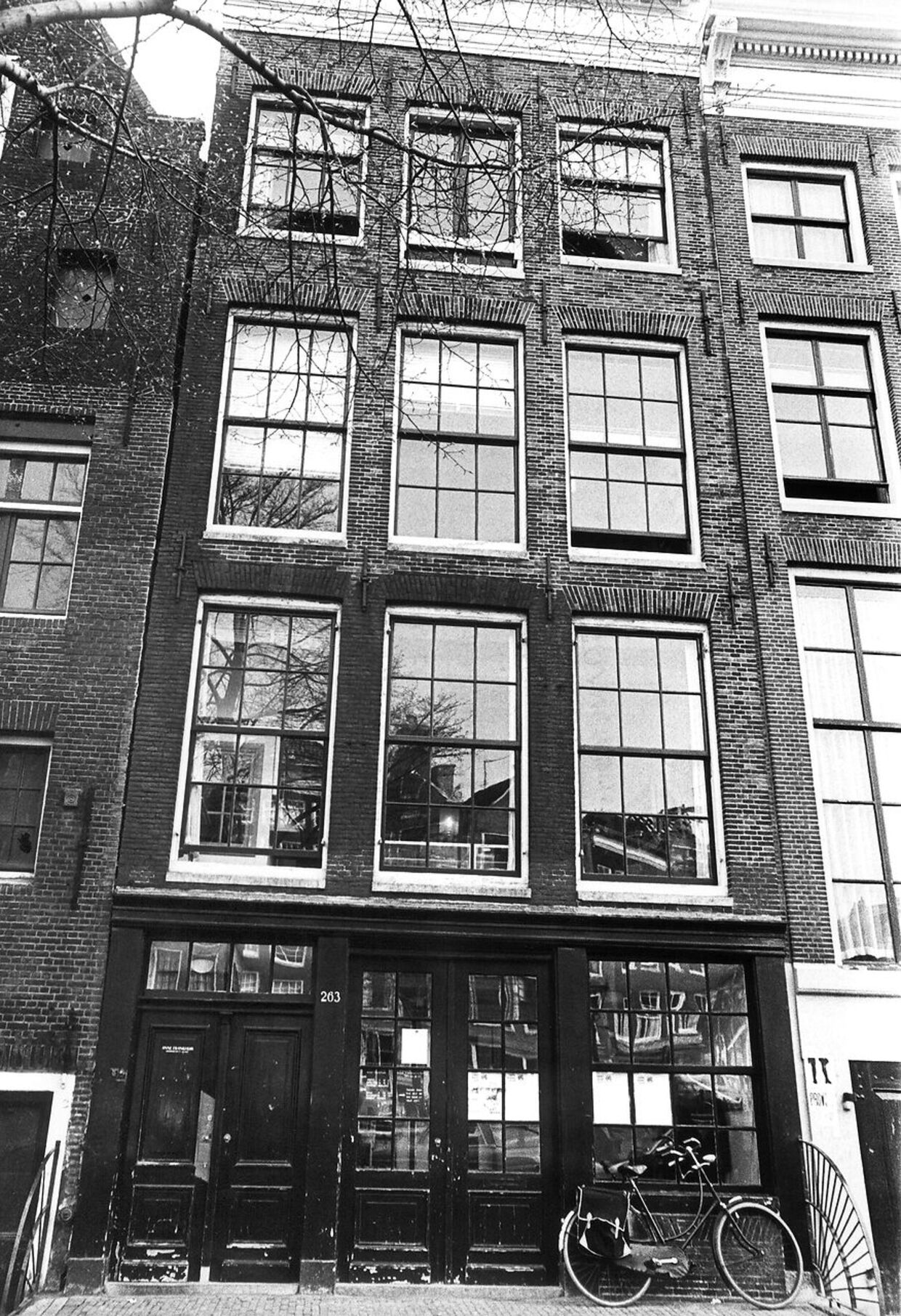 Det var i et skjult anneks til dette hus i Amsterdam, at Anne Frank og hendes familie holdt sig skjult fra nazisterne.&nbsp;