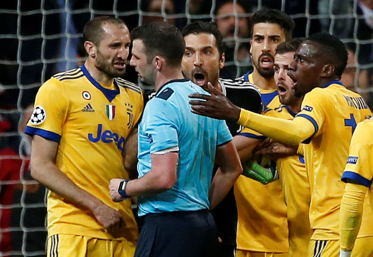 Sindene var i kog hos Juventus-spillerne, da Real Madrid fik tilkendt et altafgørende straffespark i de døende sekunder af holdenes kvartfinale.