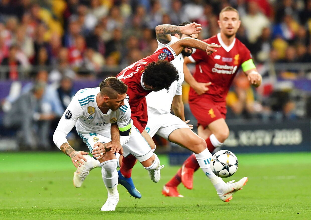 Situationen, der førte til Mohamed Salahs skade i Champions League-finalen.