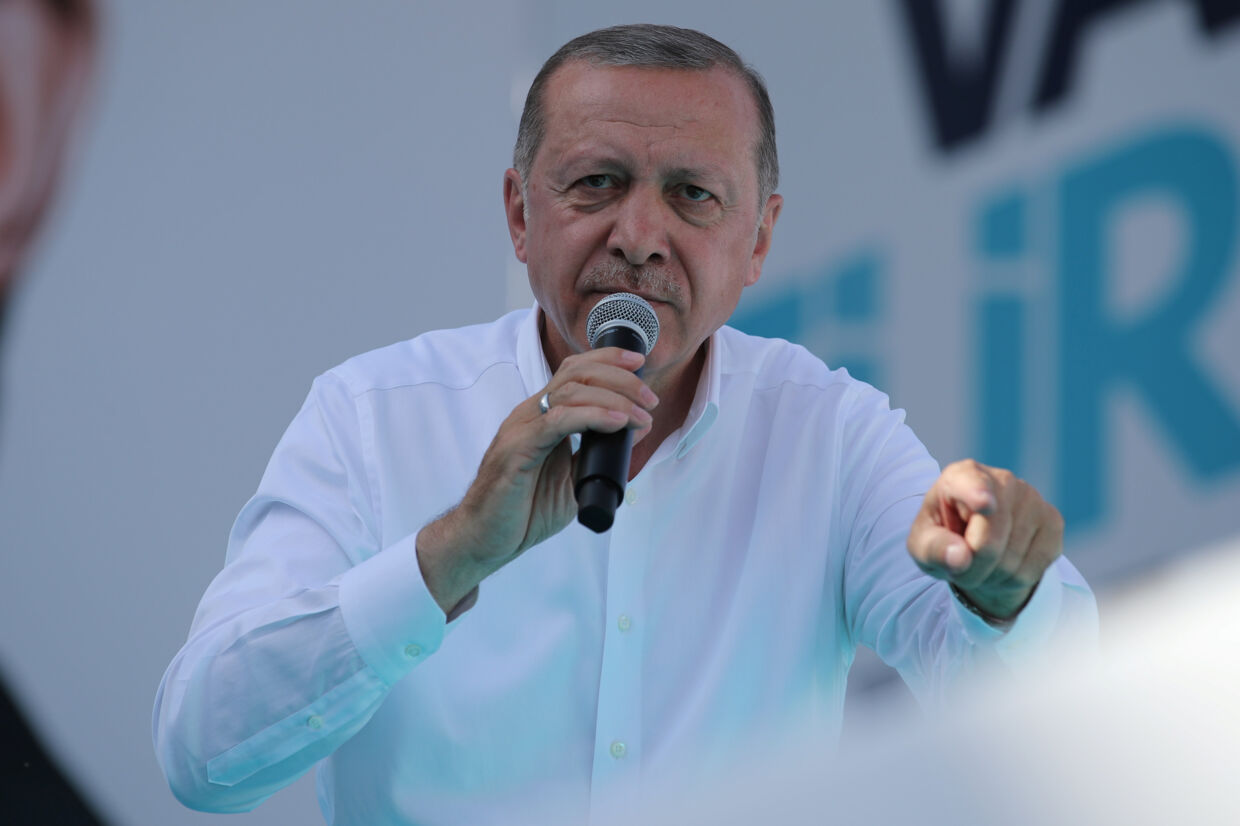 Tyrkiet vil svare igen på Østrigs beslutning om at lukke flere moskéer i landet og udvise tyrkiske imamer, siger præsident Recep Tayyip Erdogan. Umit Bektas/Reuters