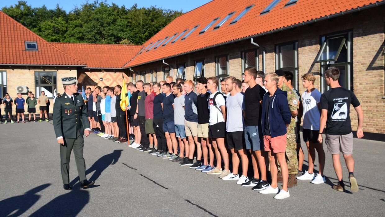 Hærens Sergentskole i Varde uddanner kommende ledere og mellemledere til hæren.