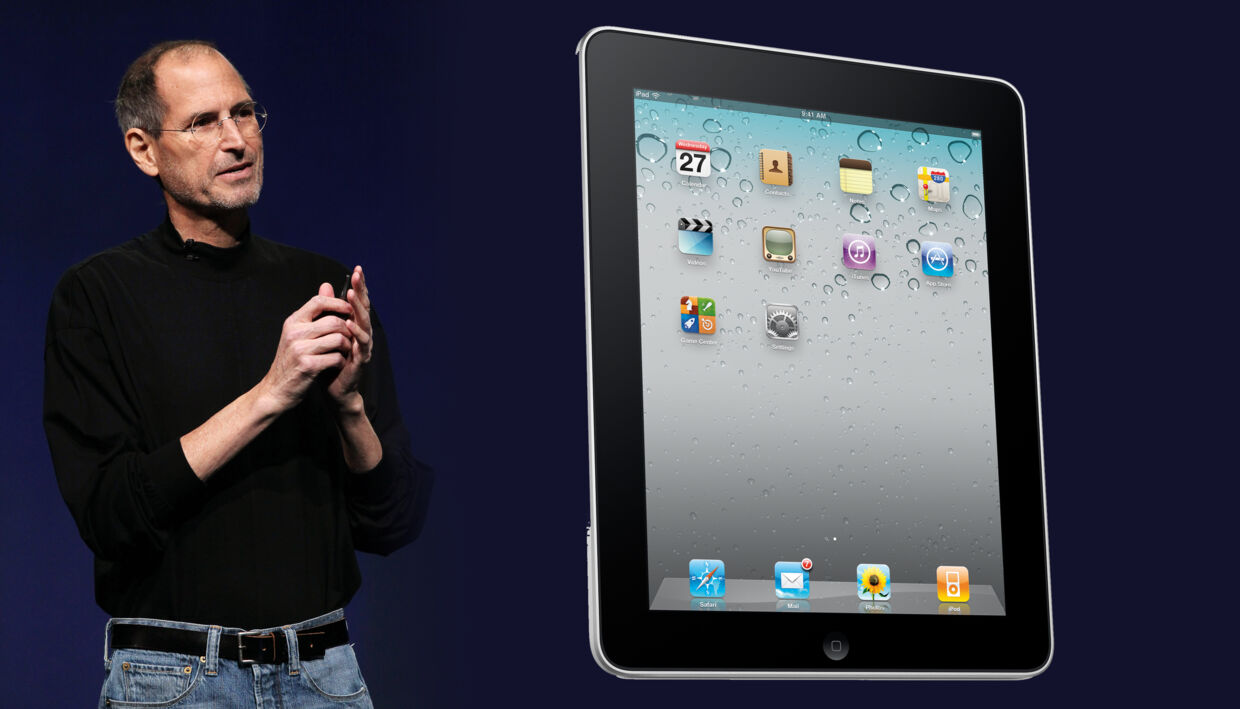 Нулс на айпад. Apple IPAD 2010. Стив Джобс 2010. Стив Джобс Apple 2. Стив Джобс IPAD 2010.