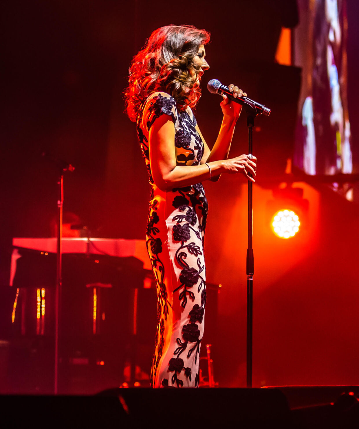 En syngende grevinde Alexandra lørdag aften i Malmö Arena