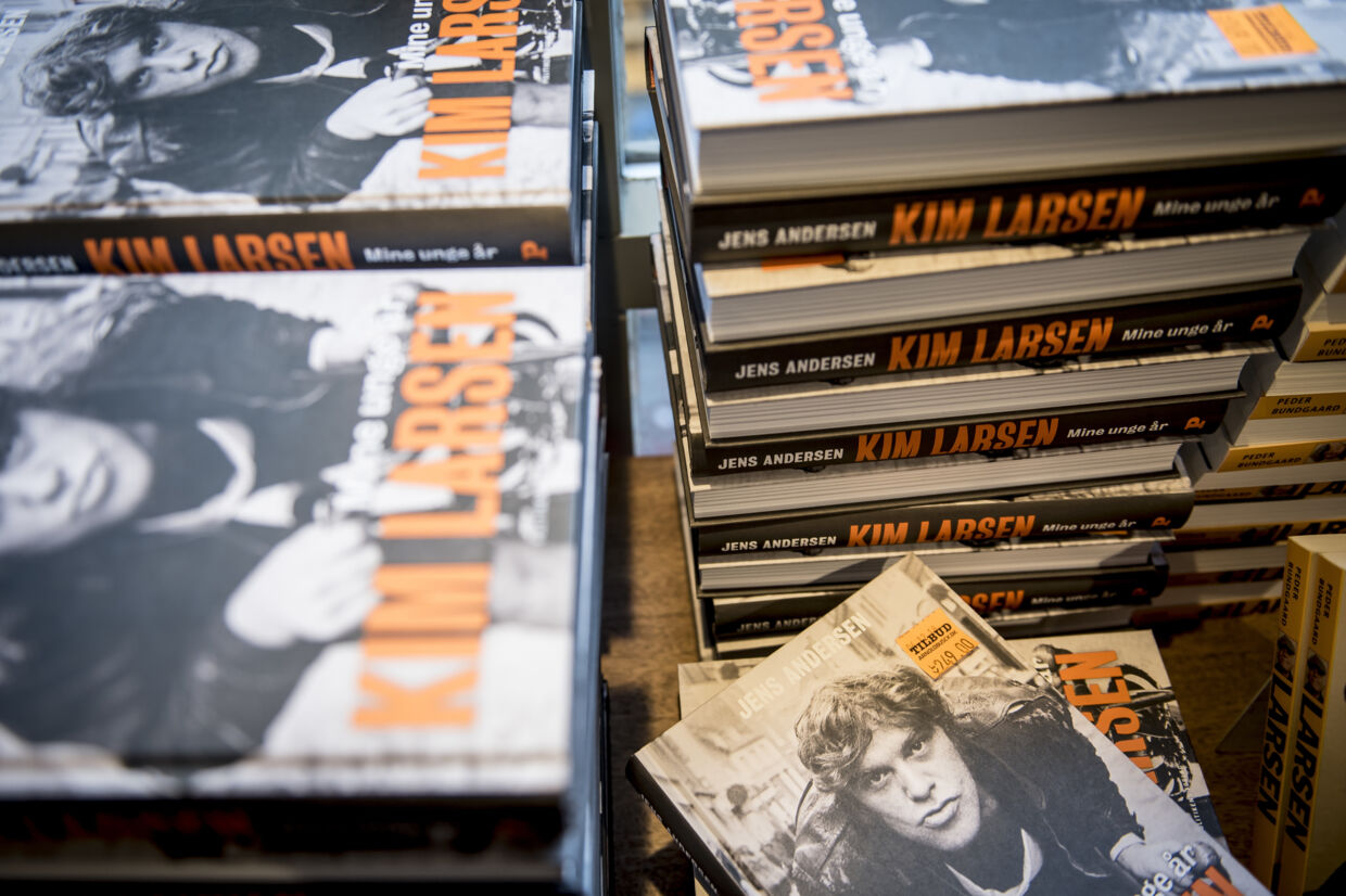 Kim Larsens erindringsbog Kim Larsen - mine unge år er udgivet tirsdag. Her ses bogen hos Arnold Busck i København. Mads Claus Rasmussen/Ritzau Scanpix