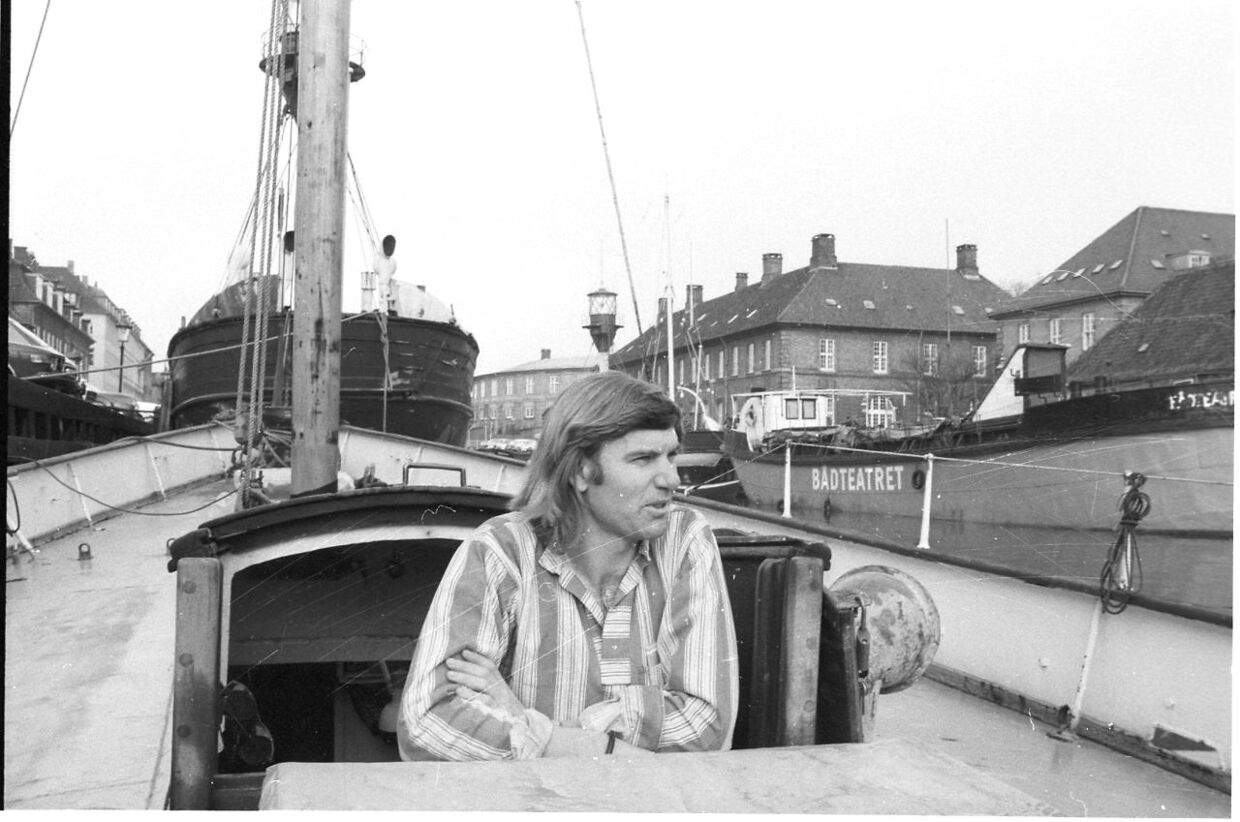 (ARKIV) Forfatter og eventyrer Troels Kløvedal, ombord på Nordkaperen den 14. november 1979. Forfatter og eventyrer Troels Kløvedal er søndag død i en alder af 75 år. Det oplyser hans søn Mikkel Beha til Politiken.. (Foto: Ulf Nilsen/Ritzau Scanpix)