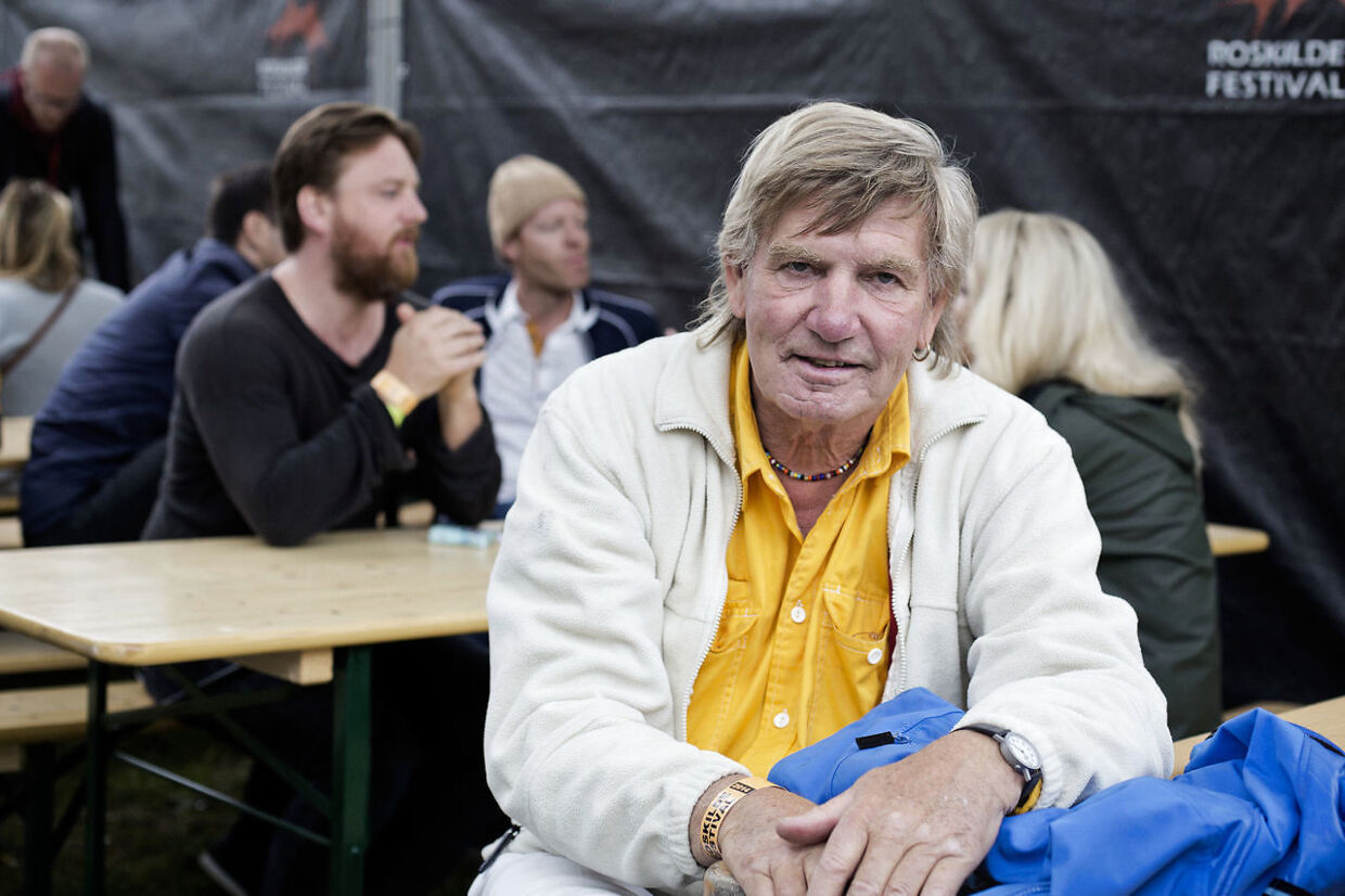 (ARKIV) Troels Kløvedal fotograferet på Roskilde Festival den 3. juli 2014. Forfatter og eventyrer Troels Kløvedal er søndag død i en alder af 75 år. Det oplyser hans søn Mikkel Beha til Politiken.. (Foto: Betina Garcia/Ritzau Scanpix)
