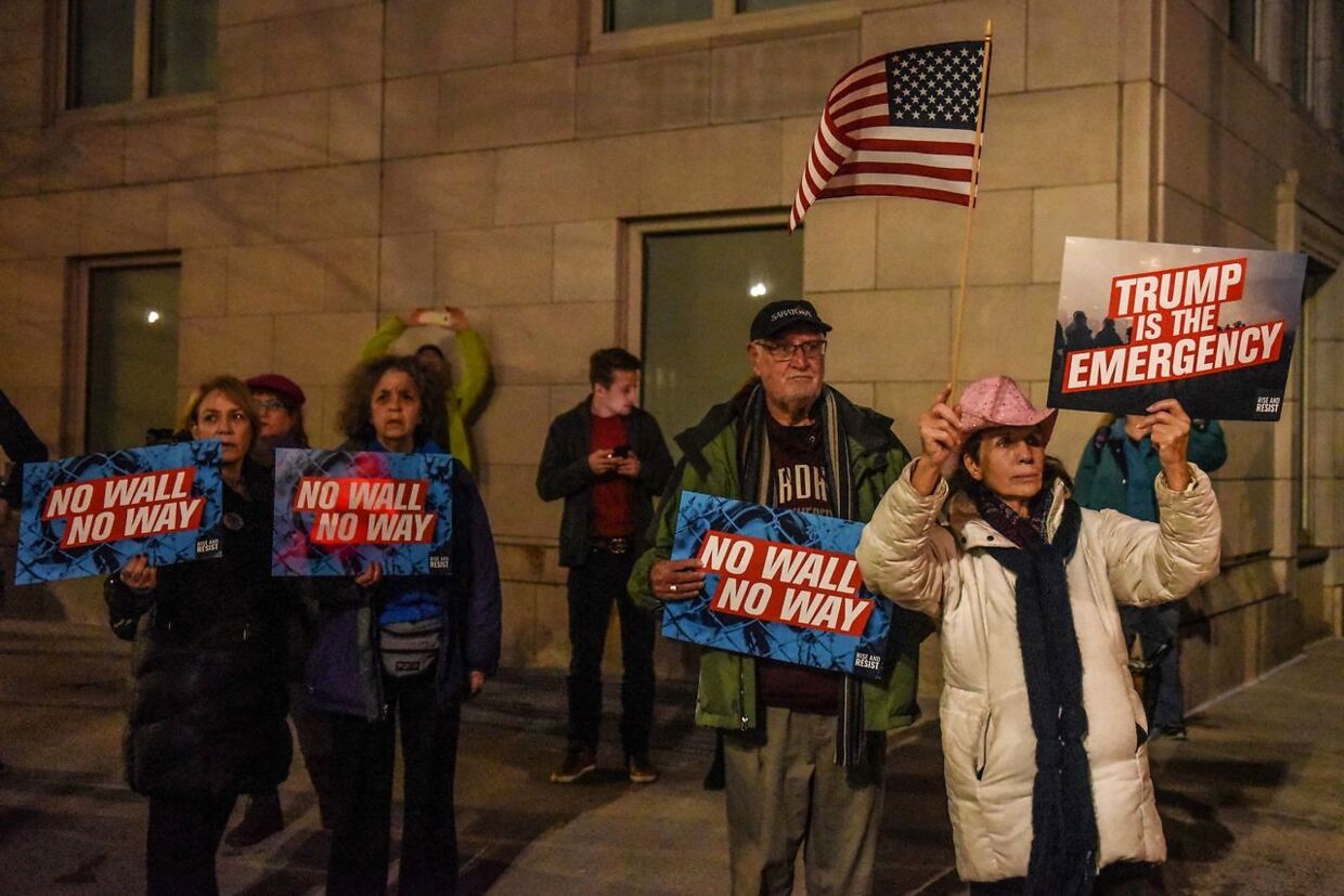 Det er ikke alle, der er lige vilde med Donald Trump. Her ses en mindre anti-Trump-demonstration i New York.