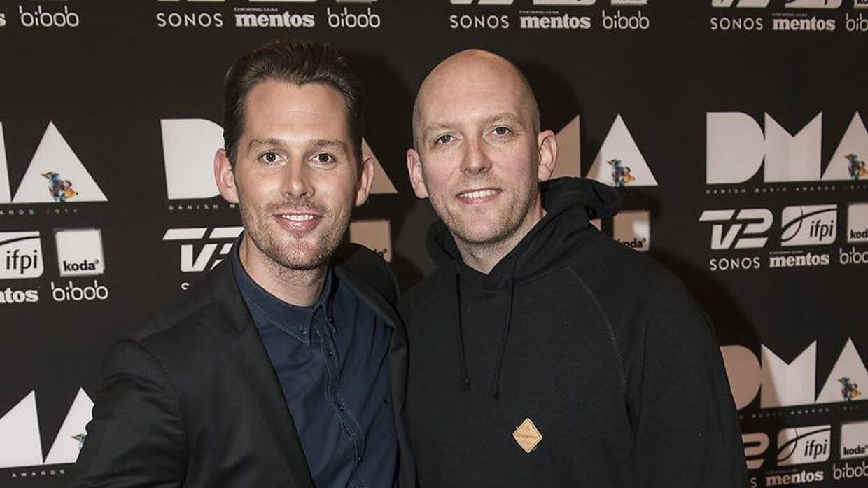 Rasmus Seebach og bror Nicolai ankommer, da Danish Music Awards i 2014.