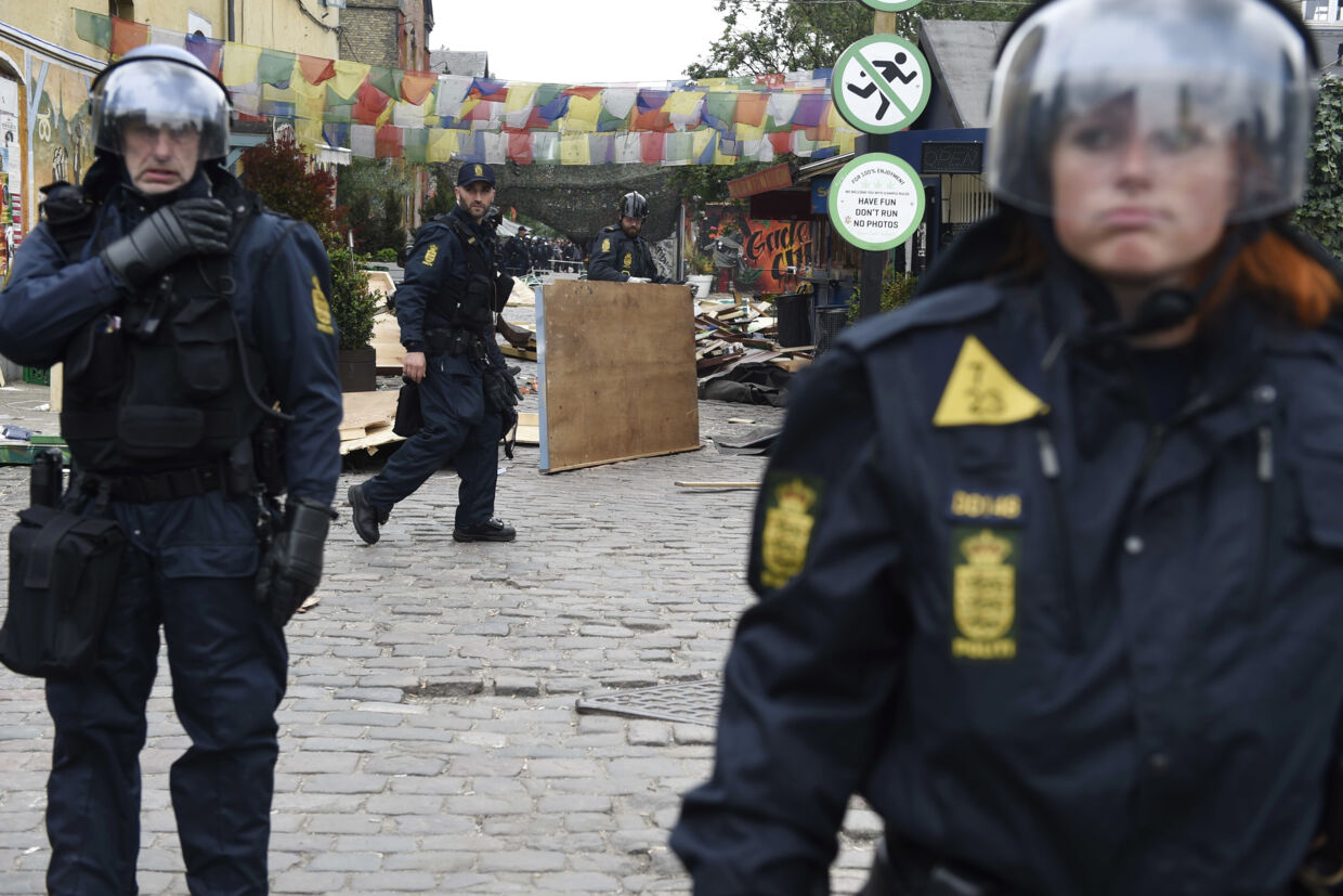 Sagen om en anklagers kritisable kontakt med flere politividner har forsinket flere straffesager om hashhandel i Christiania. Afgørelser i sager imod i alt 42 personer er blevet udsat. (Arkivfoto) Liselotte Sabroe/Ritzau Scanpix