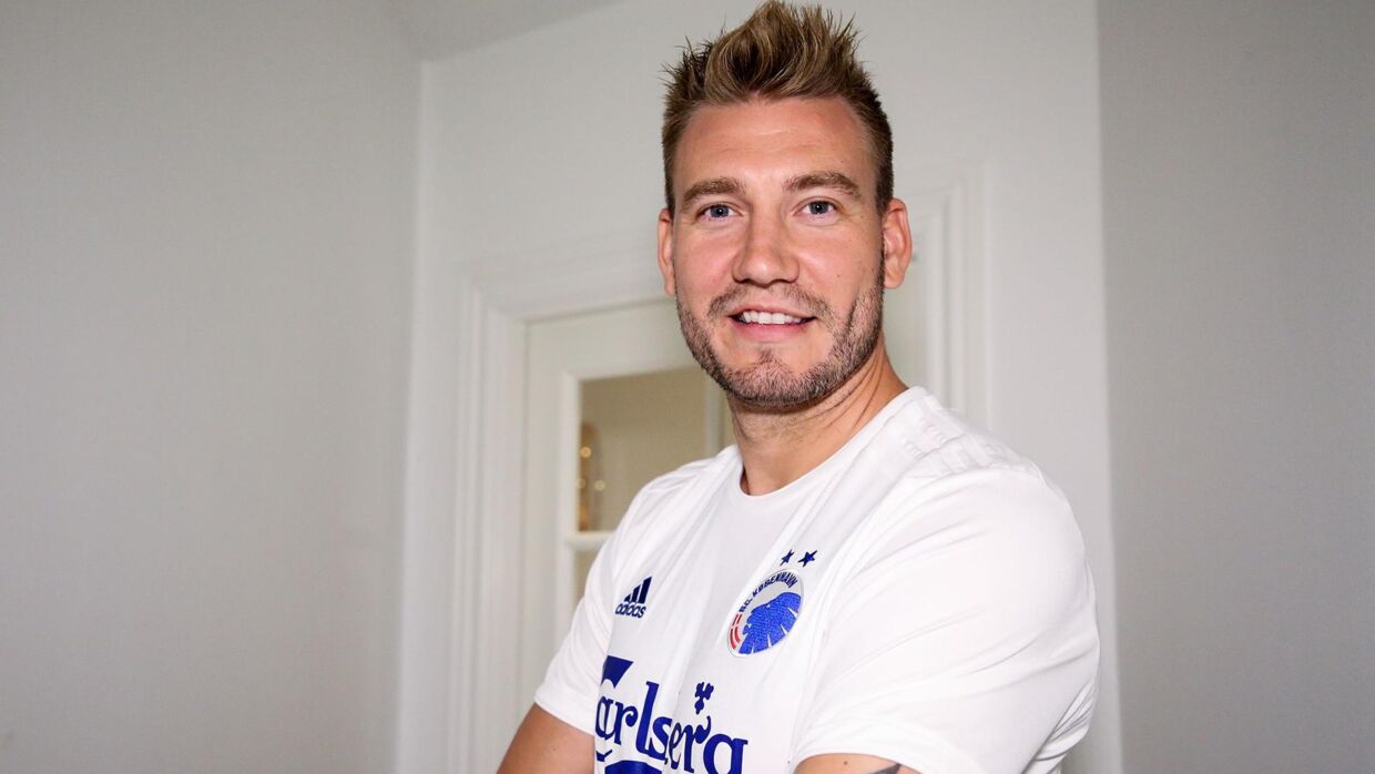 Nicklas Bendtner skifter til FCK på en kontrakt på fire måneder.