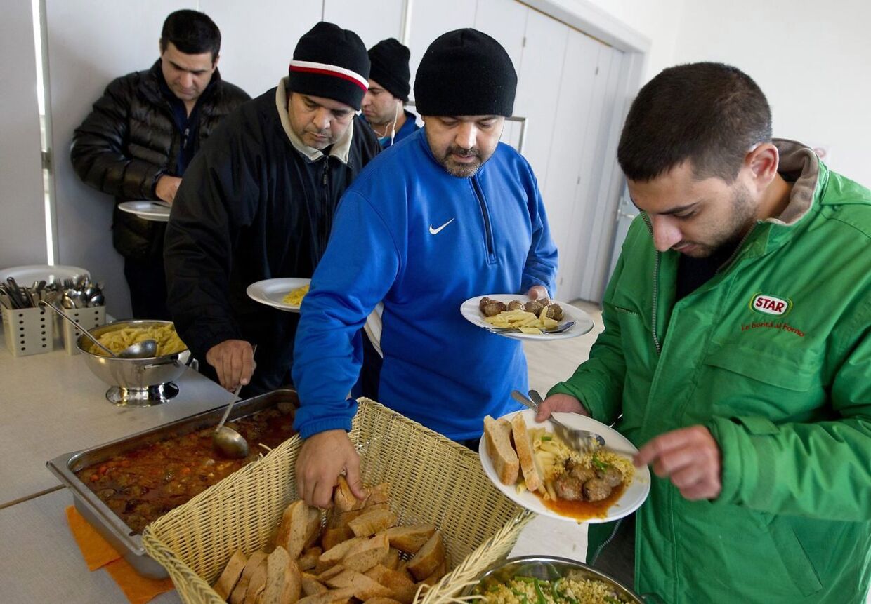 (ARKIV) 2014 af flygtninge der er flyttet ind på asylcenter på Jegindø. Et flertal i Folketinget har vedtaget det såkaldte paradigmeskift på udlændingeområdet. Mest håndgribeligt er det, at flygtninge igen skæres i sociale ydelser. Det skriver Ritzau, torsdag den 21. februar 2019.. (Foto: Morten Stricker/Ritzau Scanpix)