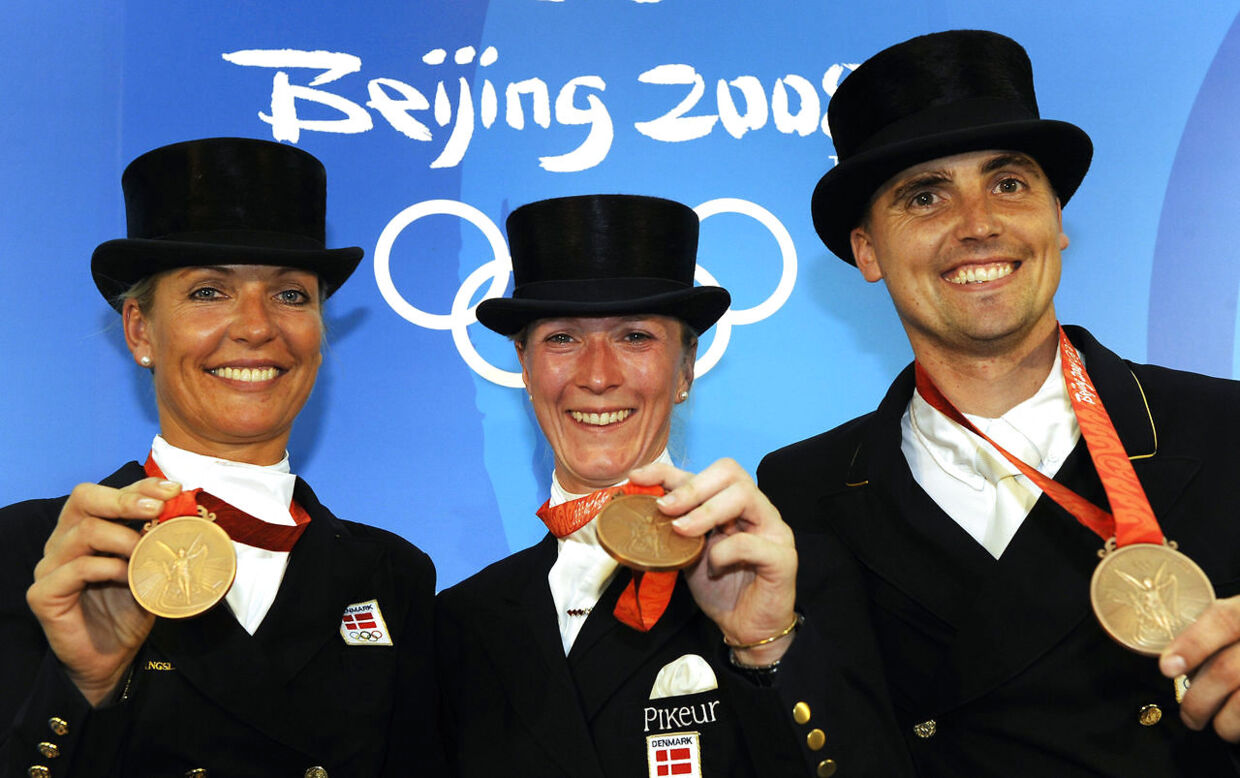 Andreas Helgstrand vandt OL-bronze i 2008 sammen med det danske dressurlandshold. Her ses han sammen med Anne vaan Olst (tv.) og prinsesse Nathalie zu Sayn-Wittgenstein (midt).