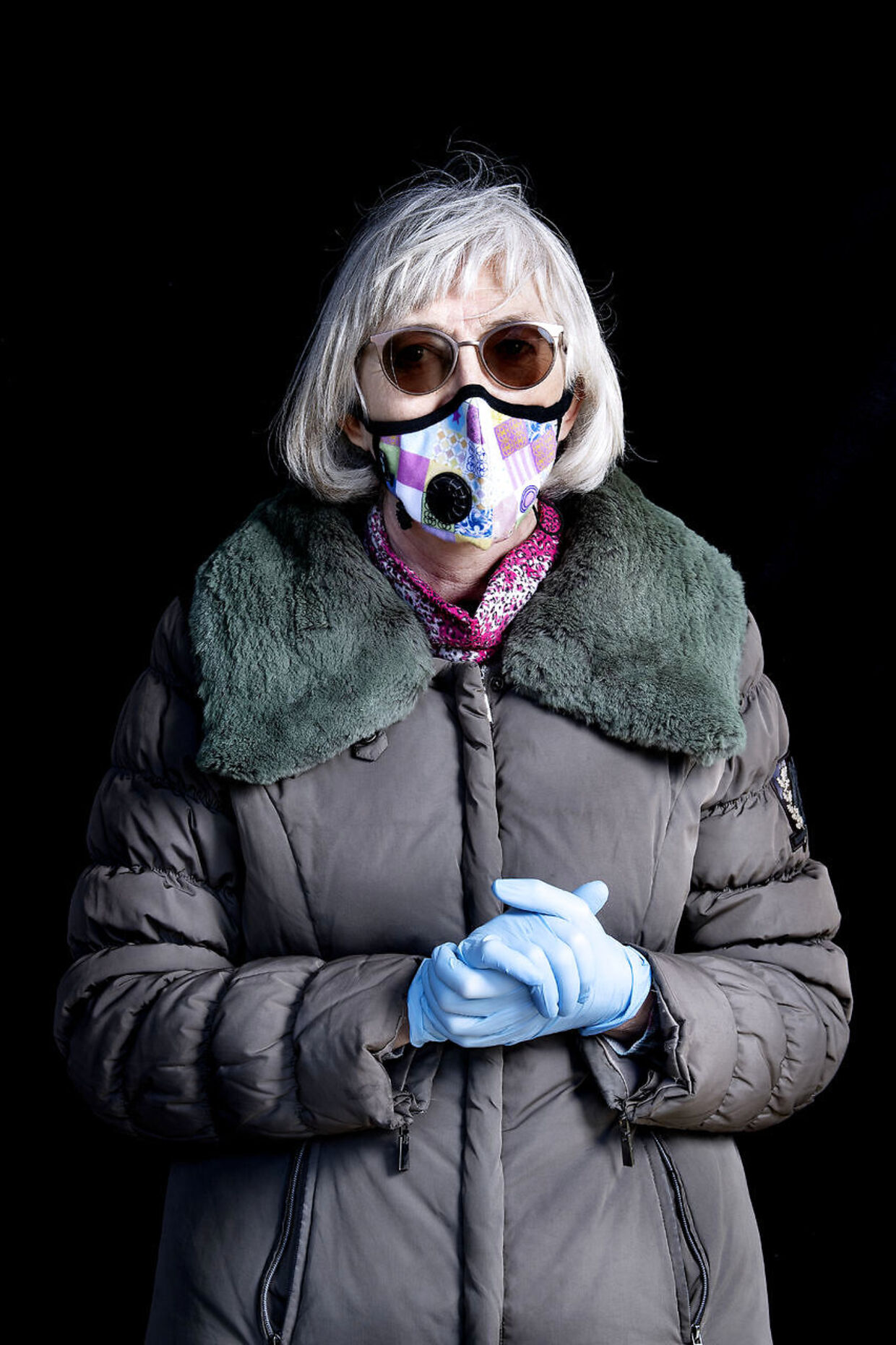 Den pensionerede læge Lis Smedegaard Andersen har nedsat immunforsvar. Hun bestilte sin maske længe før, det blev en mangelvare.