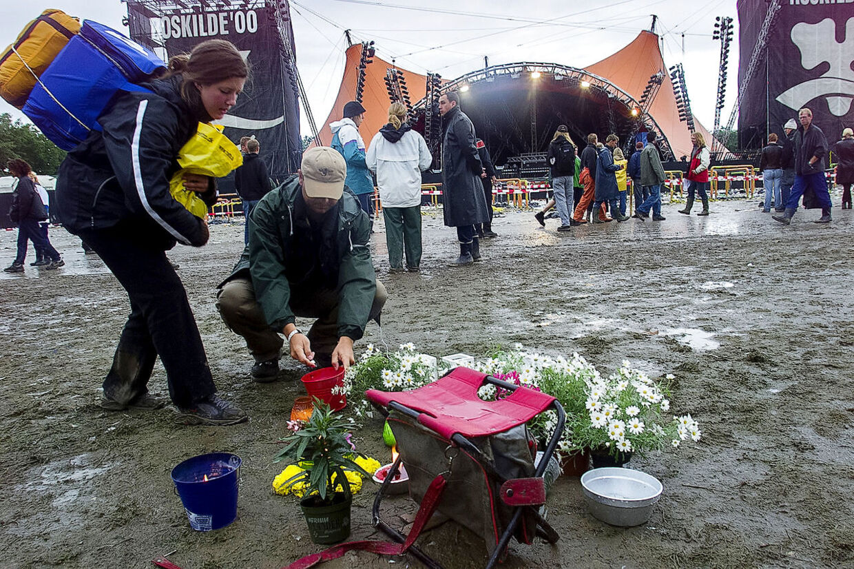 Roskilde Festivalen blev i 2000 afholdt fra 29. juni til 2. juli. Roskilde oplevede sin første store ulykke sent om aftenen 30.juni 2000, hvor 9 mennesker omkom foran Orange Scene under en koncert med Pearl Jam. Dagen efter.. (Foto: Nils Meilvang/Ritzau Scanpix)