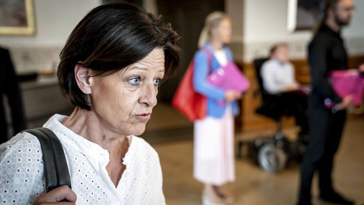 Kirsten Normann Andersen, sundhedsordfører for SF, ankommer til forhandlinger om fase 4 i genåbningen i Landstingssalen på Christiansborg i København, onsdag 12. august 2020.