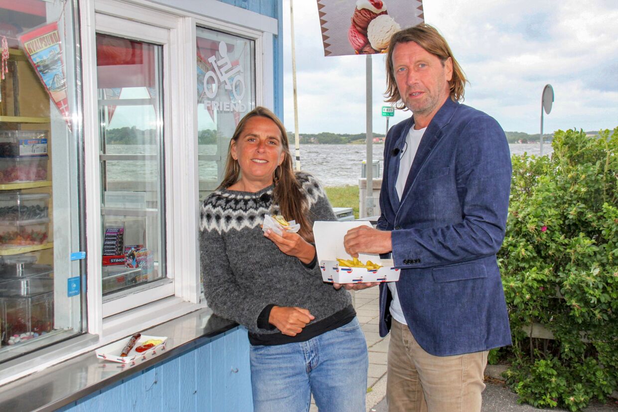Anne og Anders rejser rundt i Danmark i en autocamper, taler med de lokale og laver mad.
