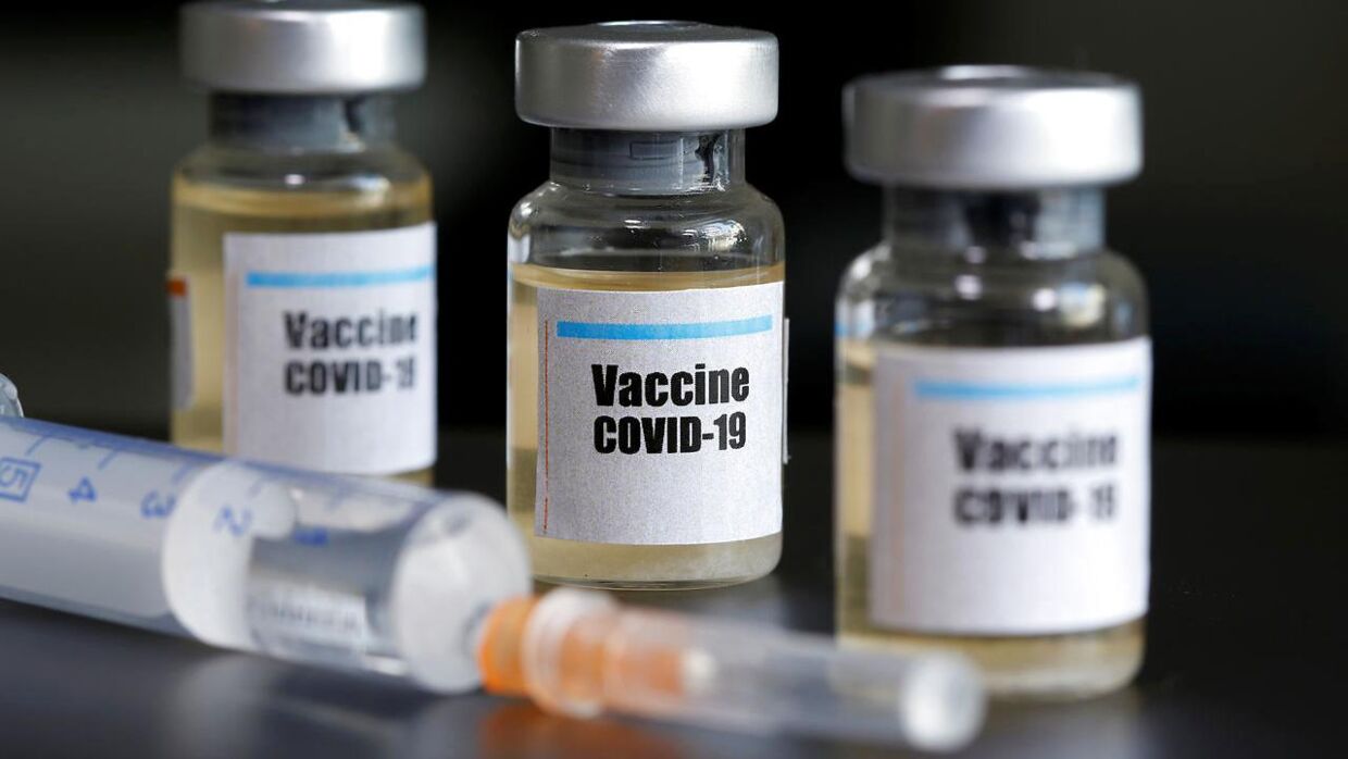 (ARKIV) Forskerhold på fire kontinenter er klar til at teste en vaccine mod covid-19 på mennesker. Alligevel venter Lægemiddelstyrelsen ikke en vaccine klar i år. Det skriver Ritzau, søndag 19. april 2020. (Foto: DADO RUVIC/Ritzau Scanpix)