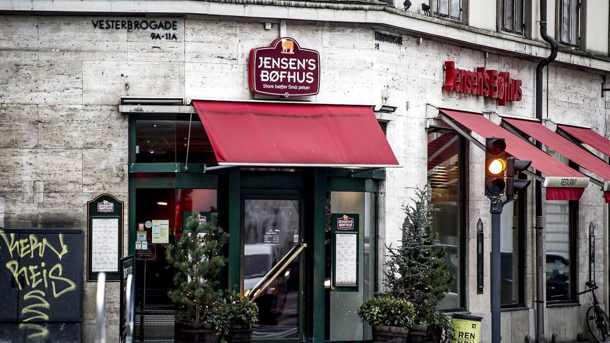 Restaurant Jensens Bøfhus på Vesterbrogade i København, der nu er lukningstruet efter en hård til med coronakrisens restriktioner. 