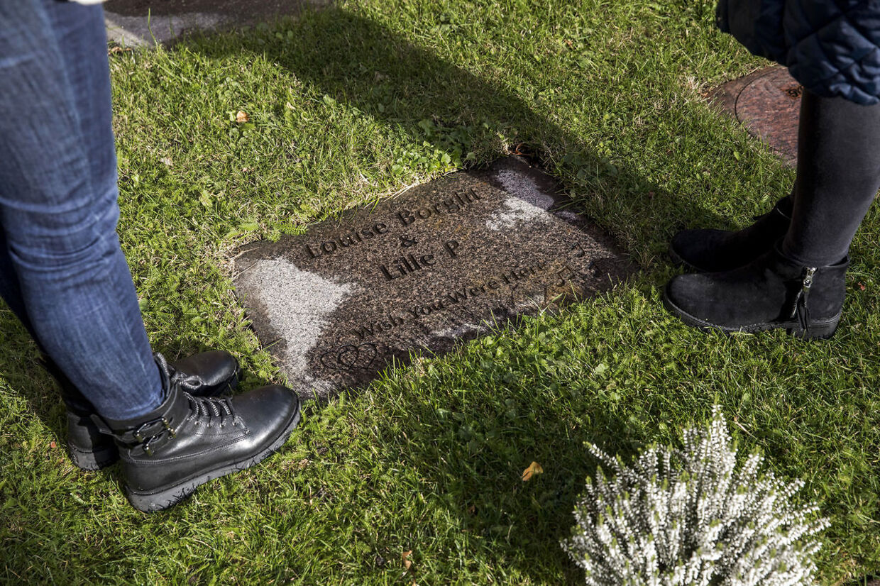 Louise Borglits gravsted, hvor hendes ufødte barn Lille P også bliver mindet.