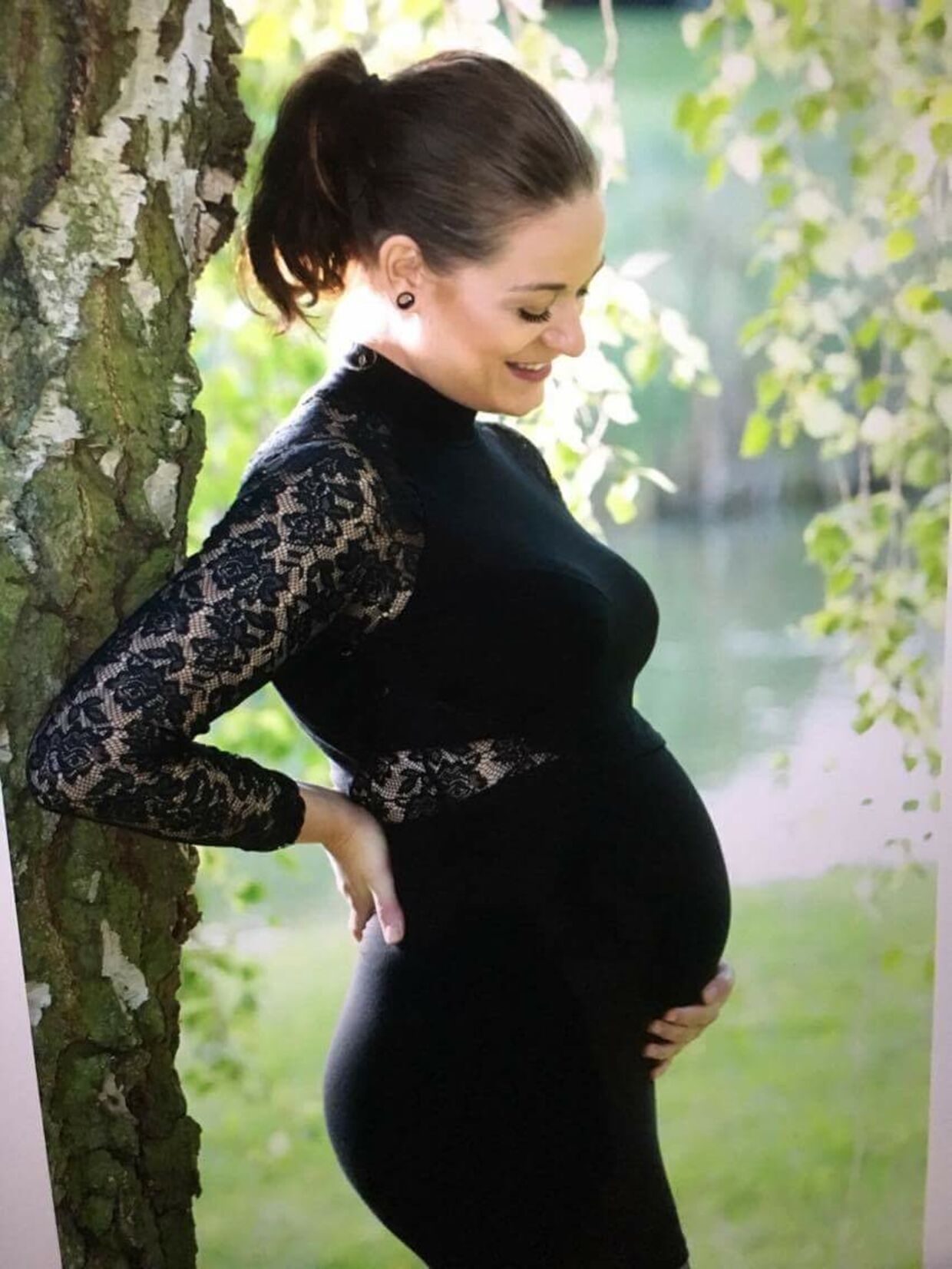 Et billede af gravide Louise, der blev stukket ihjel syv måneder inde i sin graviditet.