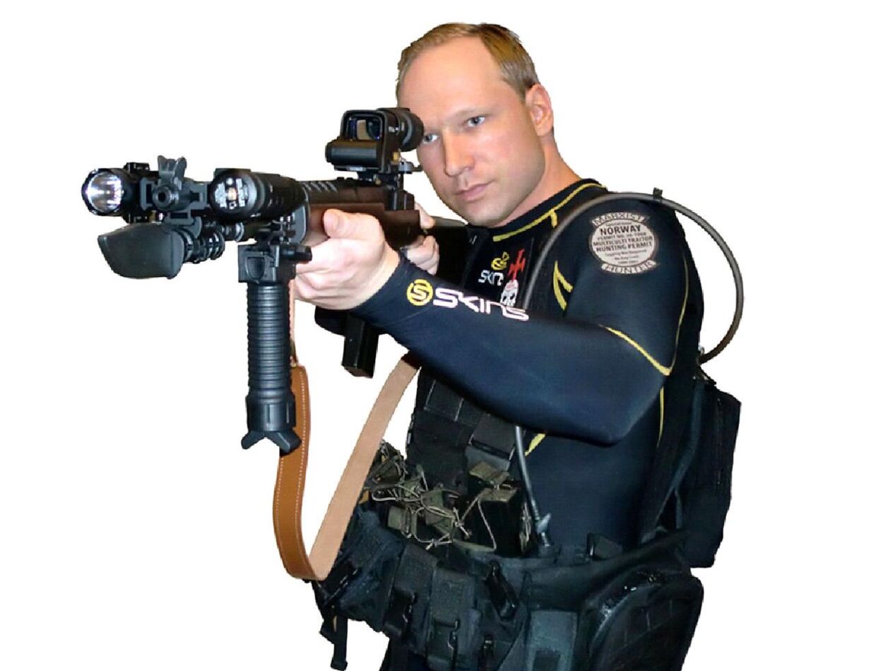 Anders Breivik havde lagt flere fotos af sig selv på internettet før massakren.