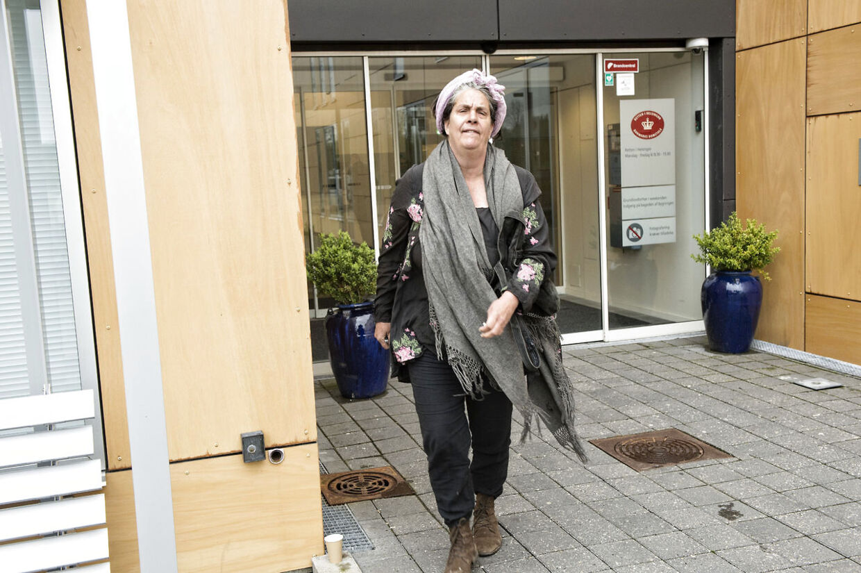 Camilla Plum forlod retten i Helsingør, da en video af den brutale hesteslagtning blev vist under retssagen mod hendes søn (arkivfoto).