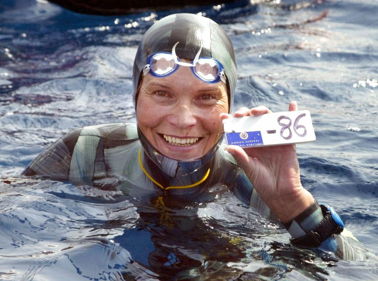 Da Natalia Molchanova, bredt anerkendt som verdens bedste fridykker, søndag tog en dyb indånding og dykkede 35 meter ned i havet, kom hun aldrig op til vandoverfladen igen
