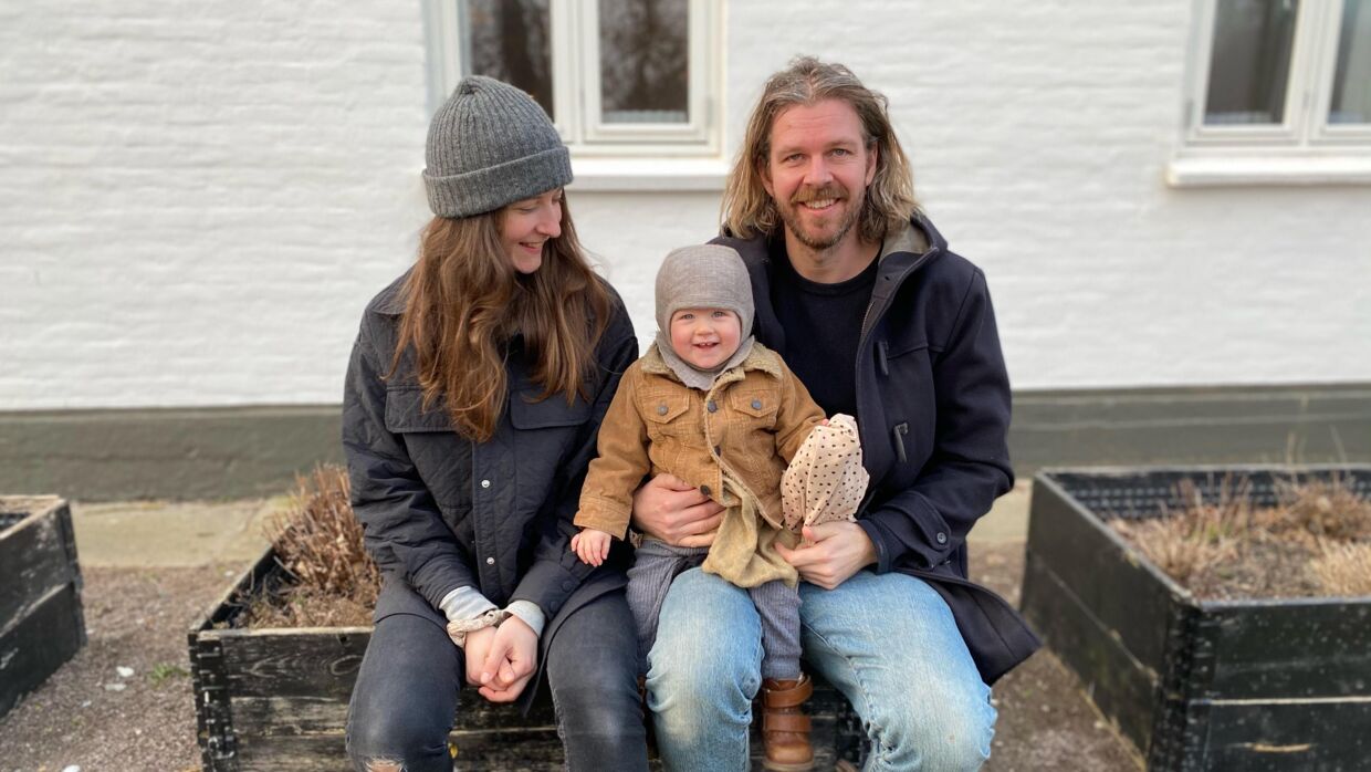 I 2020 flyttede Tine, Rune og Ellinor Kjær-Strange fra København til Avernakø.