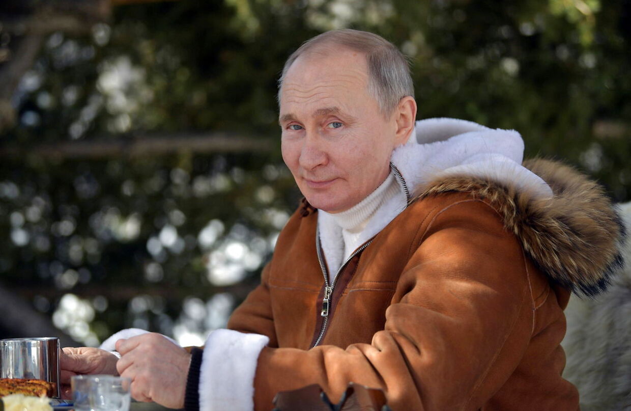 Her ses Vladimir Putin på feriebillederne fra Sibirien for et år siden. 