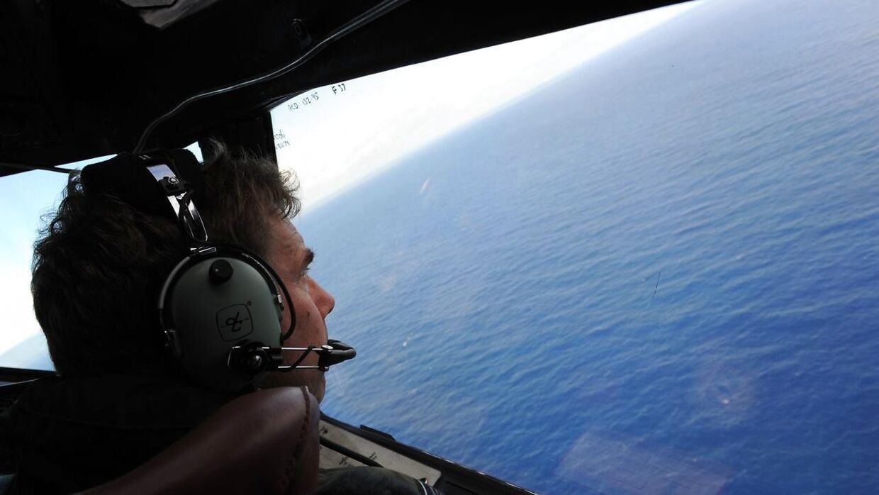 Royal New Zealand Airforce hjælper her med eftersøgningen fra luften i Perth i det vestlige Australien. Foto: Scanpix