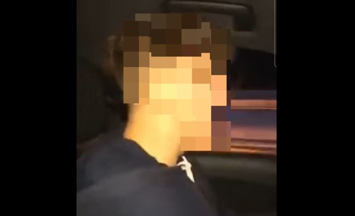 »Det er fucking, yeah.« Sådan råber en 19-årig mand, da han drøner afsted med over 200 km/t. på motorvejen i en stjålet bil. Videoen er optaget af den 20-årige ven, som er med til den ulovlige kørsel. Screendump fra video