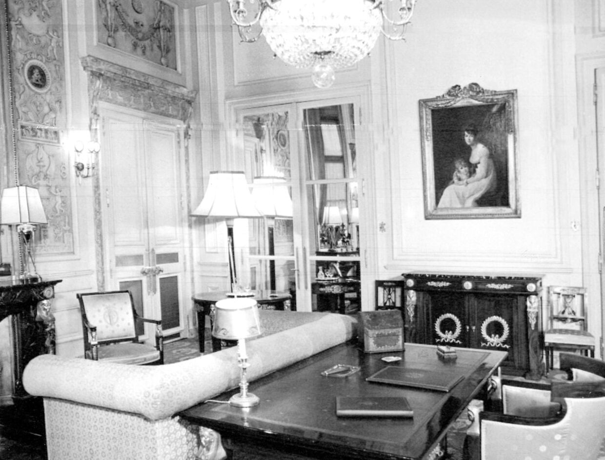 Det var på denne hotelsuite på Hotel Ritz i Paris, at Ritt Bjerregaard indlogerede sig under en konference i byen.