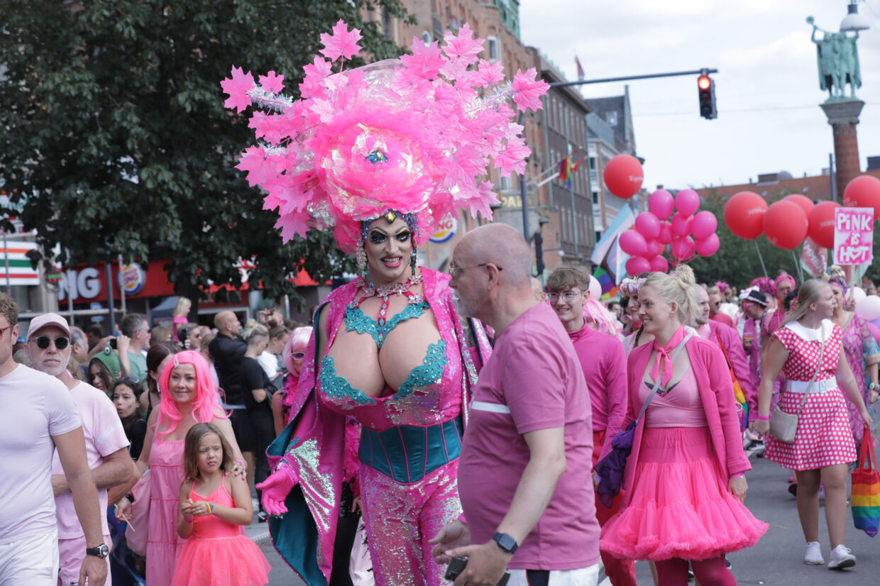 WorldPride, fejringen for minoriteter indenfor køn og seksualitet, finder sted flere steder i København lørdag 21. august 2021. Her dragqueen Miss OTB i paraden. Olafur Steinar Gestsson/Ritzau Scanpix