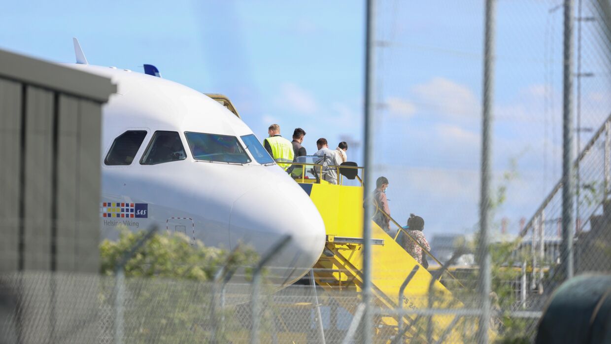 Et SAS-fly med evakuerede fra Afghanistan landede søndag klokken 13:15 i Københavns Lufthavn. Med på flyet var en 23-årige udvisningsdømt LTF'er.