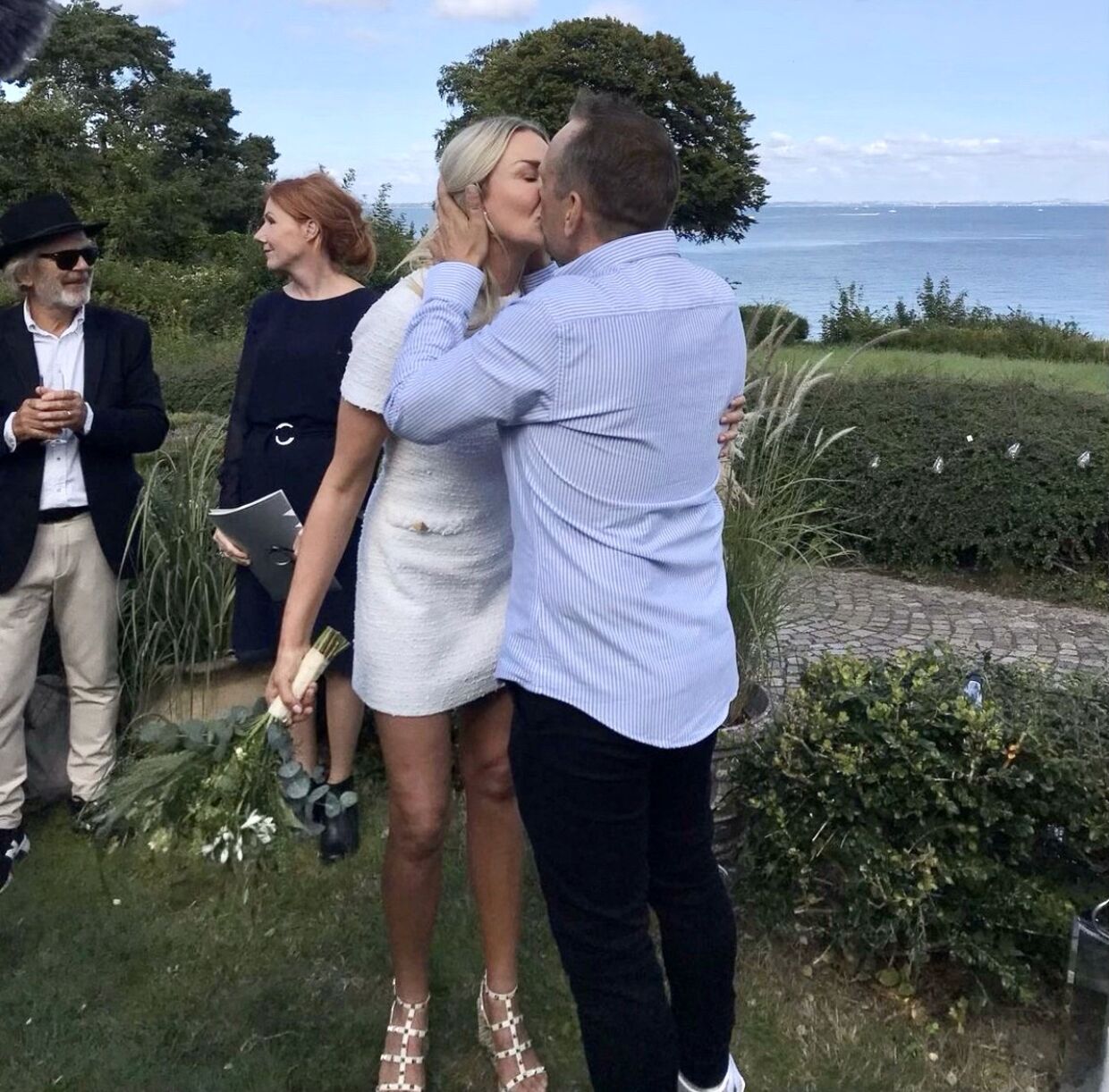 I august sidste år blev Jannie og Martin Buch Thorborg gift. Hun fik et gedigent kys af sin mand efter vielsen. Privatfoto