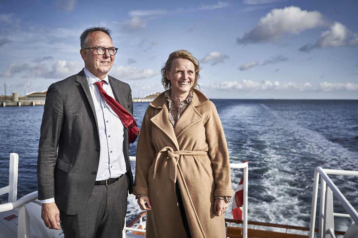 Anlægschef Hans Vasehus og direktør Anne Skovbroved ved det område, hvor fremtidens Lynetteholmen skal opføres. Foto: Niels Ahlmann Olesen.