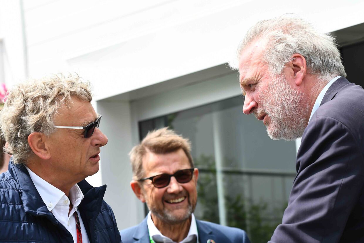 Formel 1-organisationens bane-arkitekt Herman Tilke (t.v.) med Helge Sander&nbsp; og Lars Seier Christensen (t.h.)